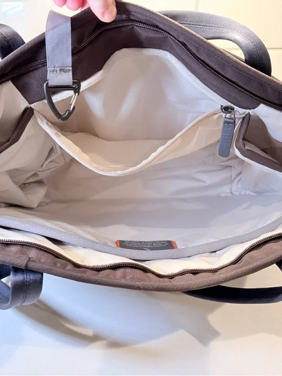 EUC Bellroy Tokyo Wonder Tote 12L - Picture 10 of 11